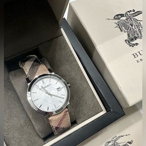 Burberry women Swiss Haymarket 38M watch